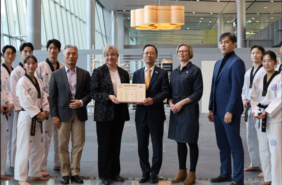 Ambassador attended Kukkiwon Taekwondo demonstration at Helsinki International Airport on Nov. 8 